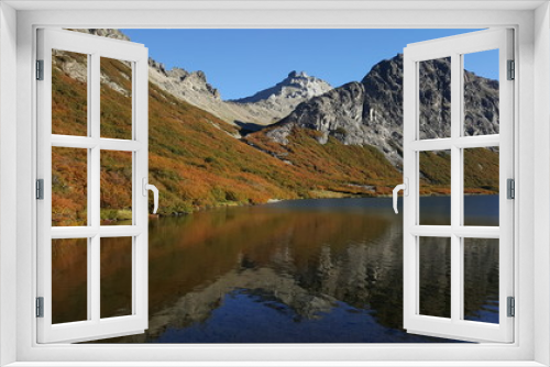 Fototapeta Naklejka Na Ścianę Okno 3D - Refugio en otoño