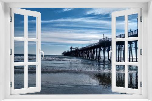 Fototapeta Naklejka Na Ścianę Okno 3D - pier on the beach