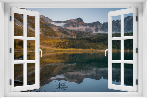 Fototapeta Naklejka Na Ścianę Okno 3D - Upper Dewey Lake, Skagway, Alaska
