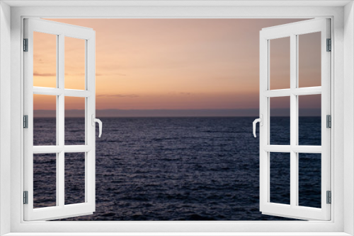 Fototapeta Naklejka Na Ścianę Okno 3D - Océano Atlántico tras una puesta de sol.