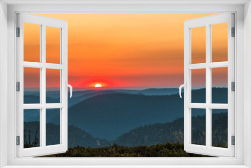 Fototapeta Naklejka Na Ścianę Okno 3D - Red and orange sunset over the mountains