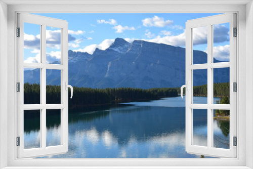 Fototapeta Naklejka Na Ścianę Okno 3D - Canadian Rockies - Banff and Jasper national parks. Mountains, rivers and lakes, pristine nature, clear October air.