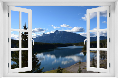 Fototapeta Naklejka Na Ścianę Okno 3D - Canadian Rockies - Banff and Jasper national parks. Mountains, rivers and lakes, pristine nature, clear October air.