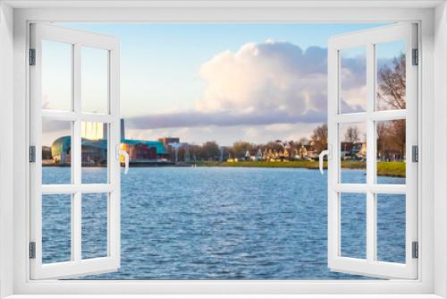 Fototapeta Naklejka Na Ścianę Okno 3D - Miasto Hoorn w Holandii Północnej położone nad jeziorem Markermeer.
