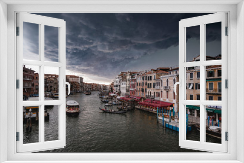 Fototapeta Naklejka Na Ścianę Okno 3D - Sturm in Venedig