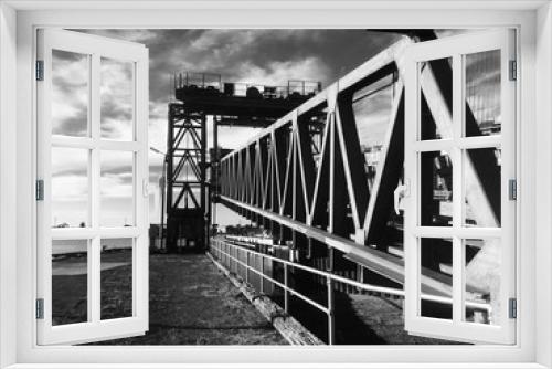 Fototapeta Naklejka Na Ścianę Okno 3D - Bridge in Adelaide Australia B&W
