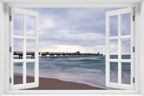 Fototapeta Naklejka Na Ścianę Okno 3D - Pompano Beach Pier Broward County Florida by long term exposure