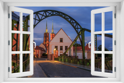 Fototapeta Naklejka Na Ścianę Okno 3D - evening streets and a view of the Wroclaw cathedral