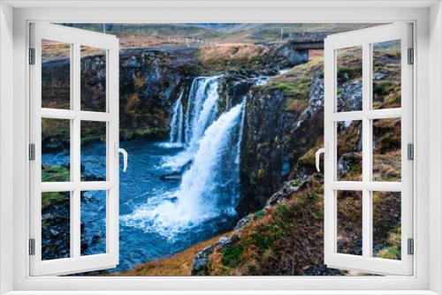 Fototapeta Naklejka Na Ścianę Okno 3D - Kirkjufellfoss waterfall in the town of Grundarfjorur in western Iceland,