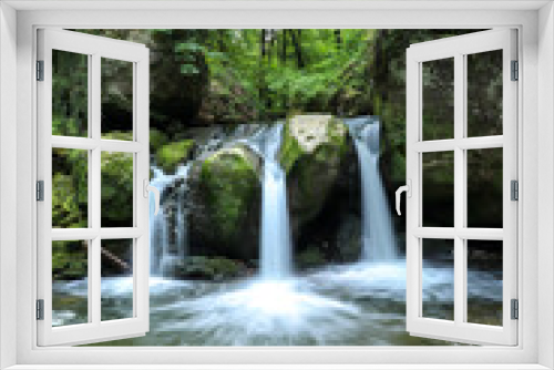 Fototapeta Naklejka Na Ścianę Okno 3D - Gorgeous waterfall in Luxembourg