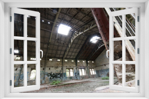 Fototapeta Naklejka Na Ścianę Okno 3D - Abandoned industrial hall
