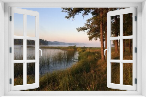Fototapeta Naklejka Na Ścianę Okno 3D - Fog at the lake shore at dawn