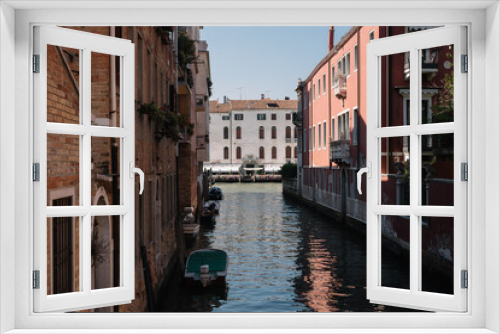 Fototapeta Naklejka Na Ścianę Okno 3D - Canals and buildings of Venice, Italy.