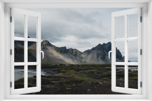 Fototapeta Naklejka Na Ścianę Okno 3D - Montagnes Islande au bord de la côte