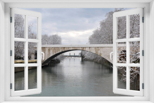 Fototapeta Naklejka Na Ścianę Okno 3D - Riversky bridge over the river Sochi