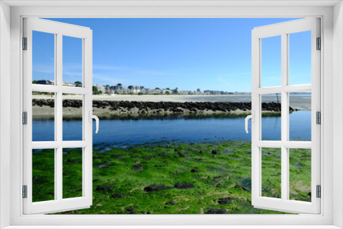 Fototapeta Naklejka Na Ścianę Okno 3D - Low tide at le Pouliguen bay. A place located in the west of France. may 2020