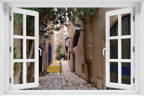 Fototapeta Naklejka Na Ścianę Okno 3D - narrow street in old town Jaffa