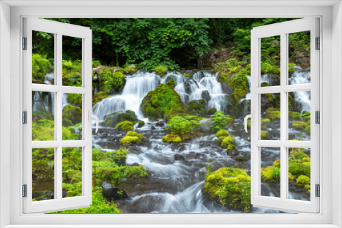Fototapeta Naklejka Na Ścianę Okno 3D - 北海道の階段状の滝
