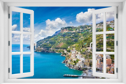 Fototapeta Naklejka Na Ścianę Okno 3D - Blue sea and marina in Minori, attractive seaside town at Amalfi Coast, in Campania region of Italy.