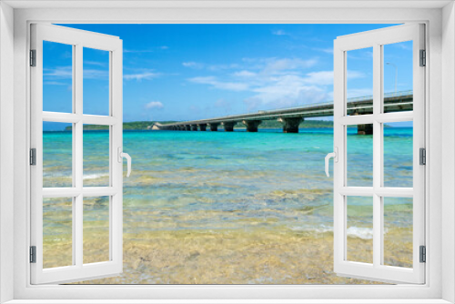 Fototapeta Naklejka Na Ścianę Okno 3D - 来間大橋と美しいサンゴ礁の海
