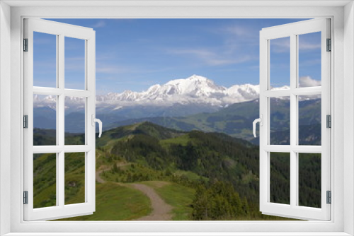 Fototapeta Naklejka Na Ścianę Okno 3D - chemin randonnée devant Mont Blanc