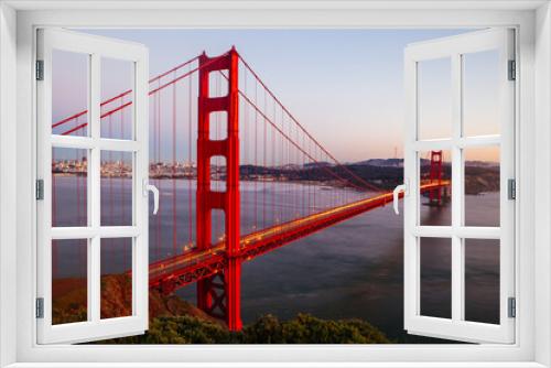 Fototapeta Naklejka Na Ścianę Okno 3D - Golden Gate View At Dusk