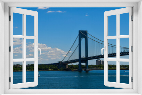 Fototapeta Naklejka Na Ścianę Okno 3D - Verrazzano Narrows Bridge, connecting Brooklyn to Staten Island in New York City