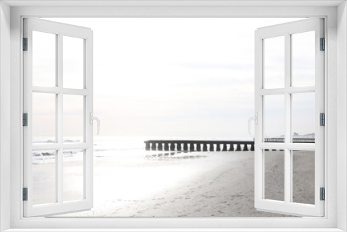 Fototapeta Naklejka Na Ścianę Okno 3D - falochron molo plaza woda morze piasek