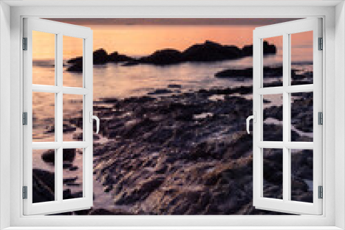 Fototapeta Naklejka Na Ścianę Okno 3D - Golden Seaside Sunrise in Vertical Orientation