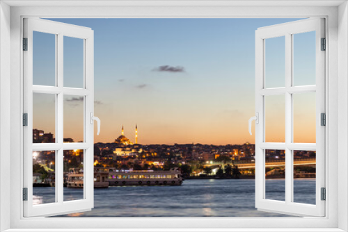 Fototapeta Naklejka Na Ścianę Okno 3D - Sunset of Golden Horn near Galata Bridge in Istanbul, Turkey