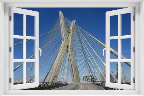 Fototapeta Naklejka Na Ścianę Okno 3D - Sao Paulo/Brazil: cable-stayed bridge, cityscape. 'ponte estaiada'