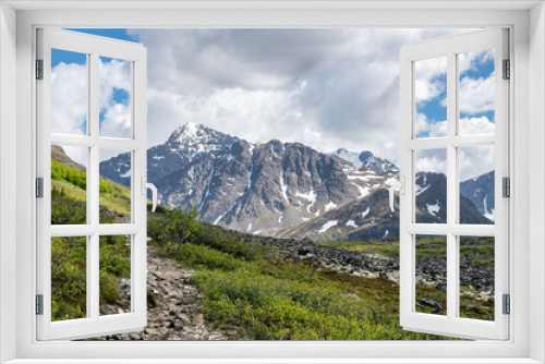 A view from the trail towards the majestic Cantata Peak