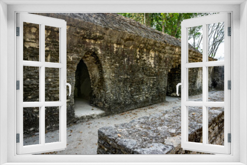 Fototapeta Naklejka Na Ścianę Okno 3D - Cahal Peh Temple ancient Mayan temple near San Ignacio in Belize.
