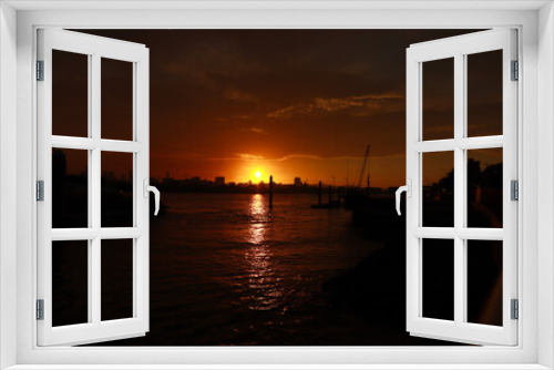 Fototapeta Naklejka Na Ścianę Okno 3D - Sunset over Brisbane river Queensland Australia