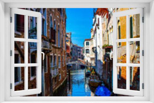 Fototapeta Naklejka Na Ścianę Okno 3D - Beautiful canal in venice