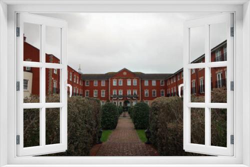 Fototapeta Naklejka Na Ścianę Okno 3D - Historical center of Portsmouth view by rainy day, England