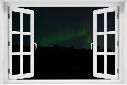 Fototapeta Naklejka Na Ścianę Okno 3D - aurora borealis on arctic autumn night sky
