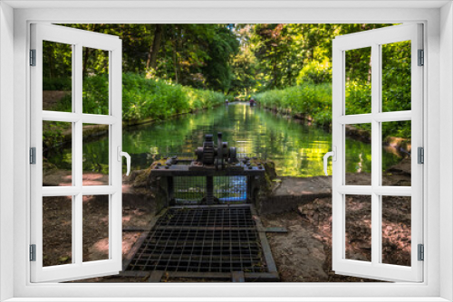 Fototapeta Naklejka Na Ścianę Okno 3D - Long Victorian Pond