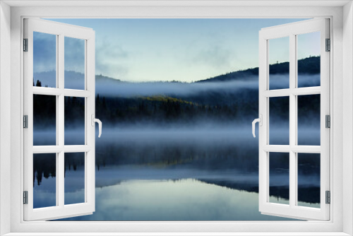 Fototapeta Naklejka Na Ścianę Okno 3D - Summer morning in Mont-Tremblant national park