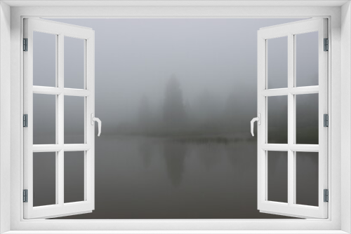 Fototapeta Naklejka Na Ścianę Okno 3D - Im Nebel