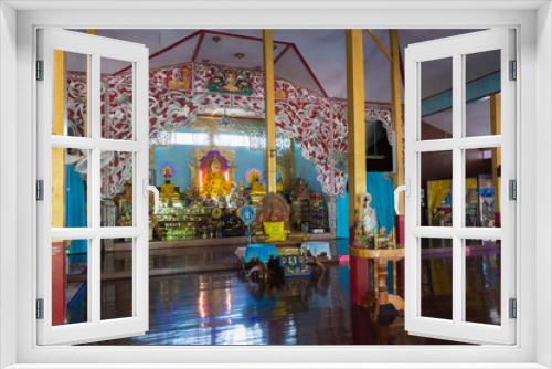 Fototapeta Naklejka Na Ścianę Okno 3D - Wat Chong Klang and Wat Chong Kham in Mae Hong Son, Thailand.