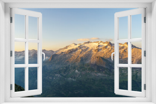 Fototapeta Naklejka Na Ścianę Okno 3D - Maladetas Salvaguardia