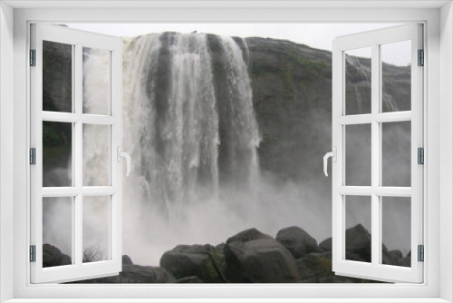 Fototapeta Naklejka Na Ścianę Okno 3D - waterfalls in Kerala