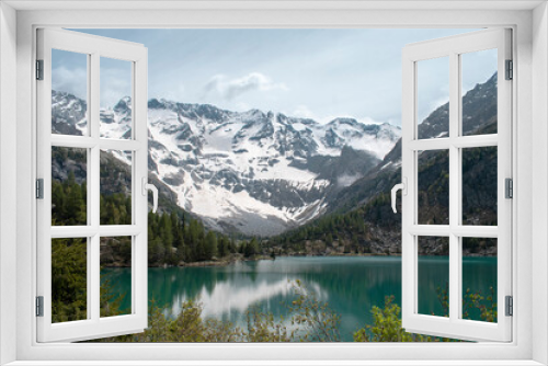 Fototapeta Naklejka Na Ścianę Okno 3D - amazing landscape: lake in the mountain 