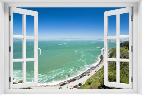Fototapeta Naklejka Na Ścianę Okno 3D - Panorama view of Marine Dr at seaside in Golden Gate Bridge
