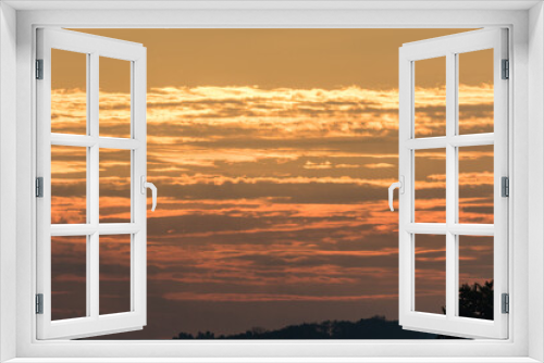 Fototapeta Naklejka Na Ścianę Okno 3D - Amazing sunrise cloudscape copy space