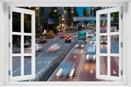 Fototapeta Naklejka Na Ścianę Okno 3D - 田町の道路を走る車