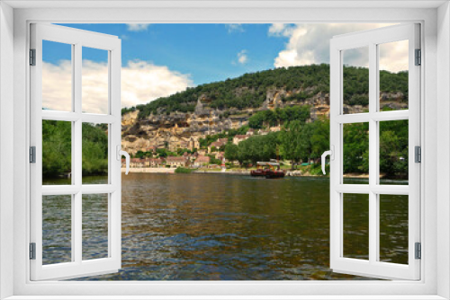 Fototapeta Naklejka Na Ścianę Okno 3D - vue depuis l'eau de la Roque Gageac, Périgord, Dordogne, France 