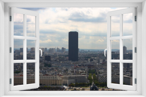 Fototapeta Naklejka Na Ścianę Okno 3D - Francja , Paryż , sierpień 2015 , widok z wiezy Eiffla na Tour Montparnasse