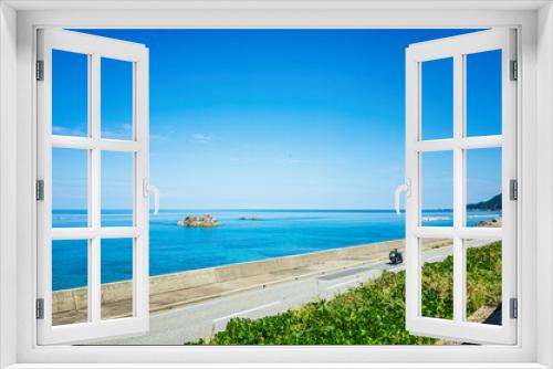 Fototapeta Naklejka Na Ścianę Okno 3D - 【夏旅行イメージ】日本海沿いの道路